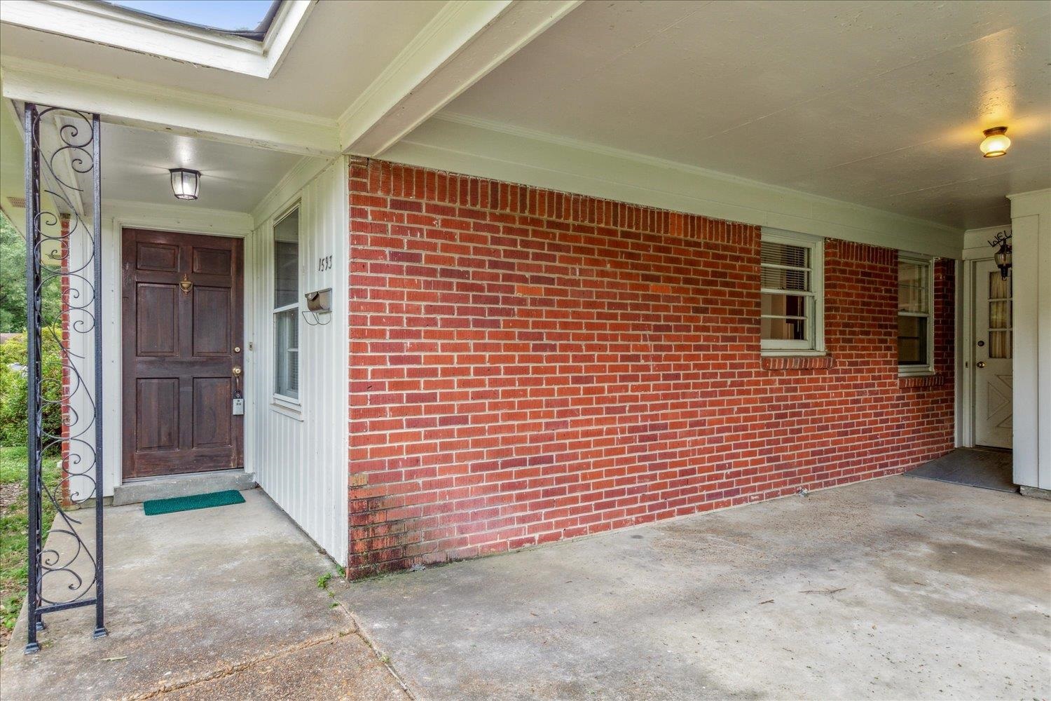 1593 Dearing Road Memphis, TN 38117 - Photo 5 of 34 a view of empty room with windows