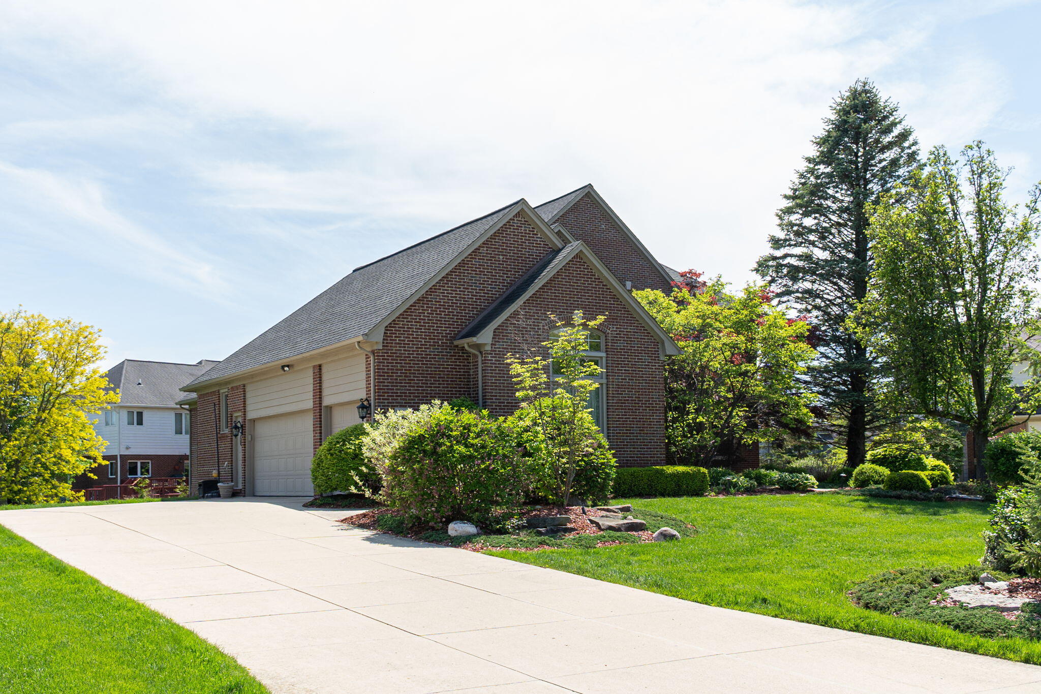 3801 Fawn Drive Rochester, MI 48306 - Photo 51 of 64 54-web-or-mls-exteriors-2