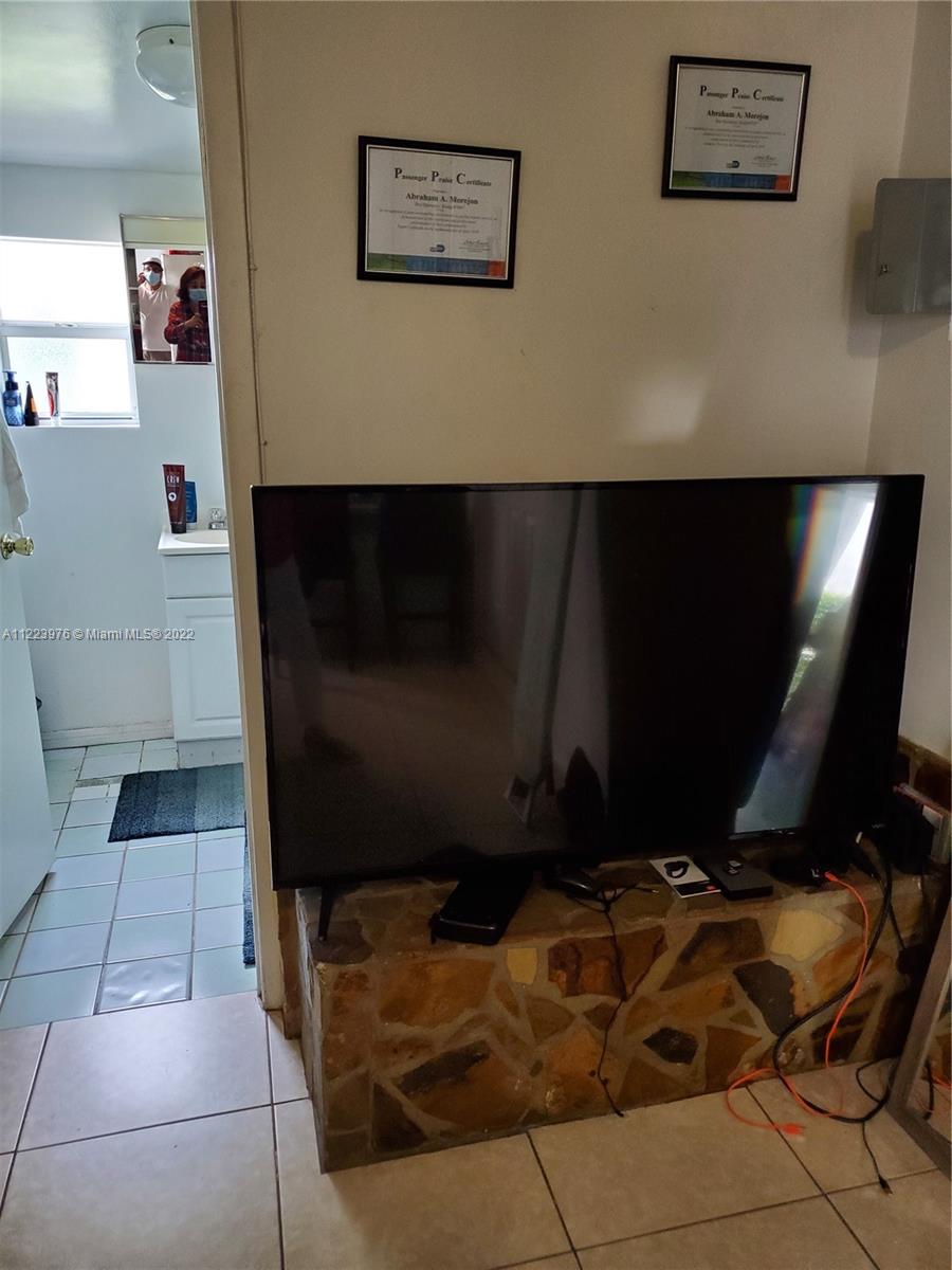 Coral Terrace Miami, FL 33155 - Photo 9 of 11