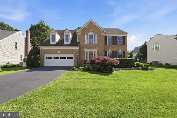 $999,000 | 43197 Wayside Circle, Ashburn, VA 20147