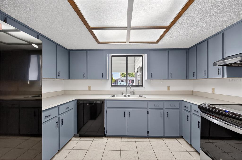 8972 Southwest 103rd Lane Ocala, FL 34481 - Photo 16 of 46