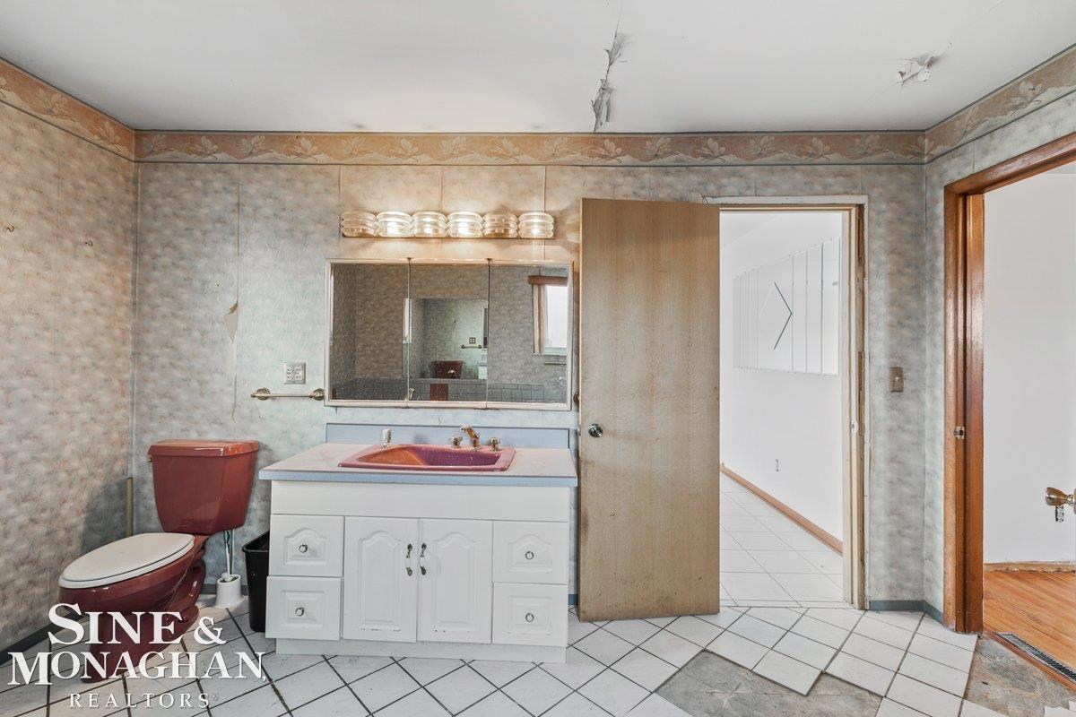 6397 Dyke Road Algonac, MI 48001 - Photo 14 of 33 Master Bathroom