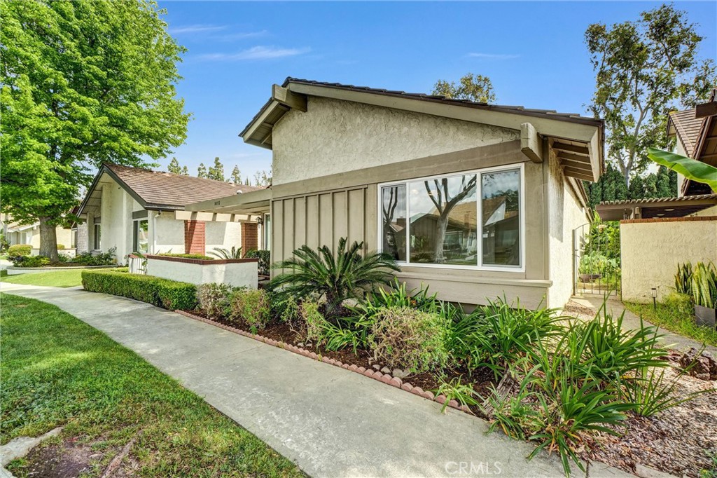 14332 Pinewood Road Tustin, CA 92780 - Photo 4 of 56