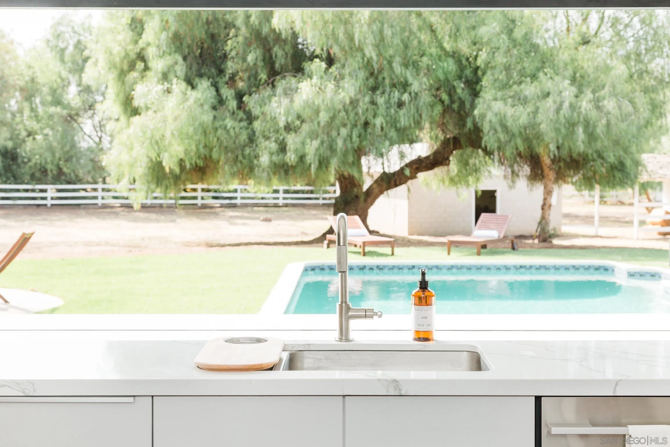 28114 Queensbridge Road Valley Center, CA 92082 - Photo 5 of 43