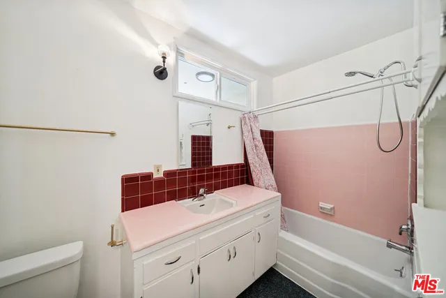 $2,095 | 5319 Vantage Avenue, Unit 5, Valley Village, CA 91607