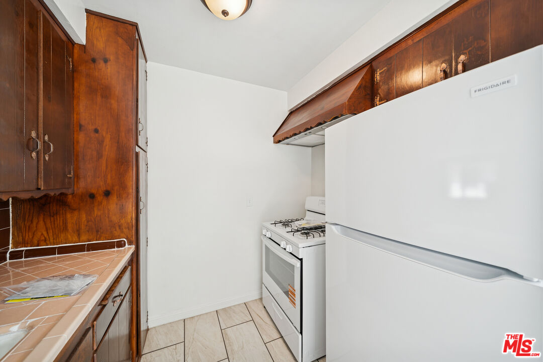 5319 Vantage Avenue, Unit 5 Valley Village, CA 91607 - Photo 4 of 13