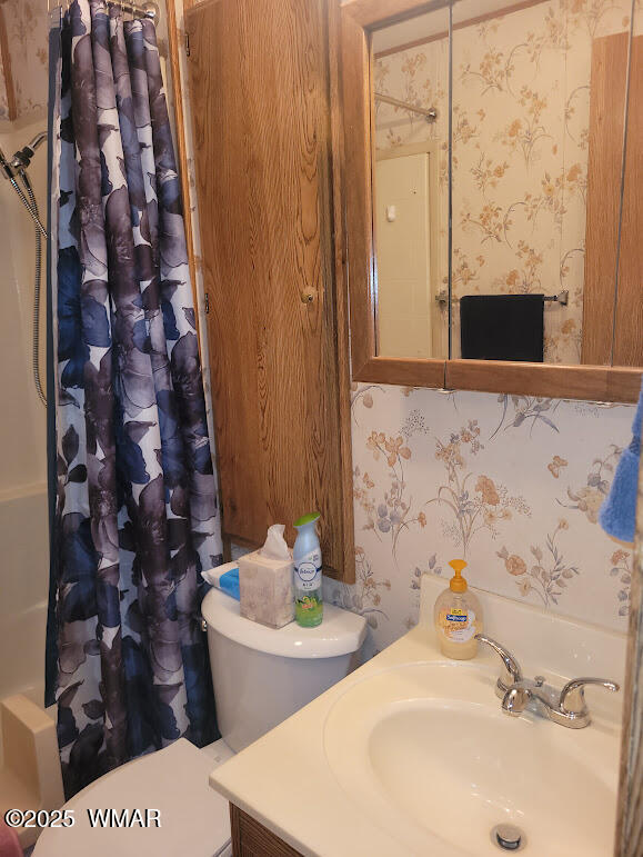 1930 Larson Road, Unit 8 Lakeside, AZ 85929 - Photo 15 of 26 20250609_120617 Barhroom
