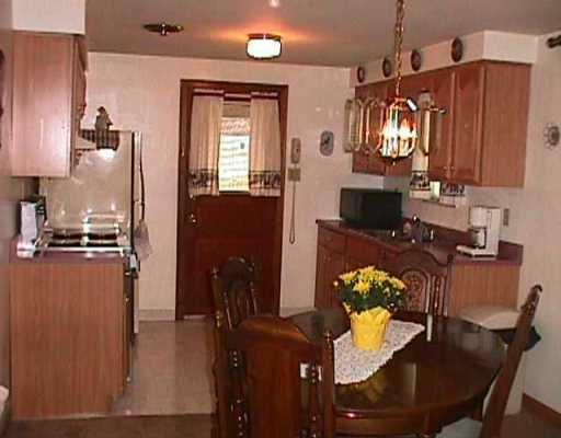 5254 Meadowcrest Road Baldwin, PA 15236 - Photo 3 of 7 Kitchen.