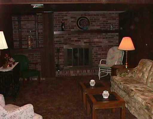 5254 Meadowcrest Road Baldwin, PA 15236 - Photo 5 of 7 Den/Family/Great Room.