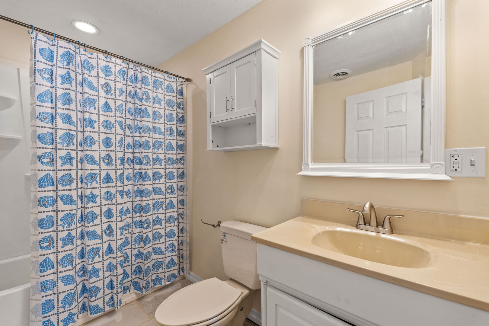 548 7th Avenue South Clinton, IA 52732 - Photo 16 of 23 a bathroom with a sink toilet and shower