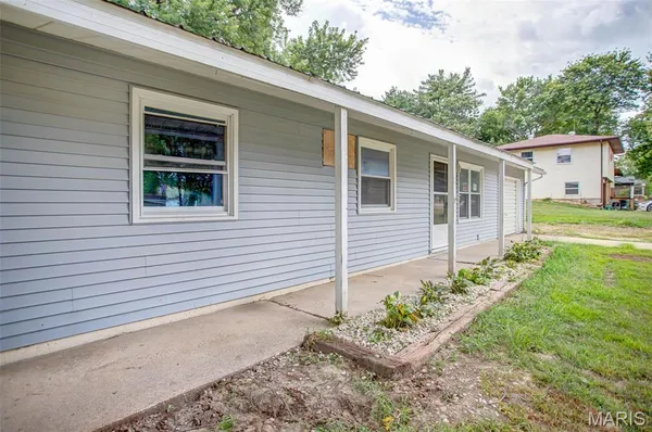 $112,500 | 106 Lyndel Street, Pleasant Hill, IL 62366