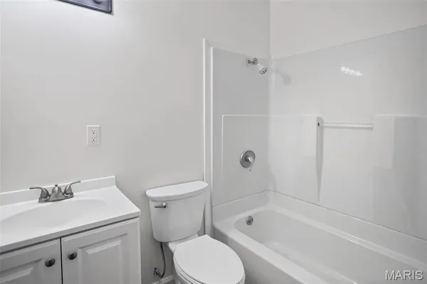 $112,500 | 106 Lyndel Street, Pleasant Hill, IL 62366