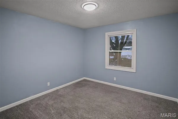 $112,500 | 106 Lyndel Street, Pleasant Hill, IL 62366