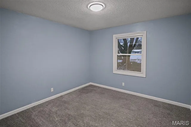 $115,000 | 106 Lyndel Street, Pleasant Hill, IL 62366