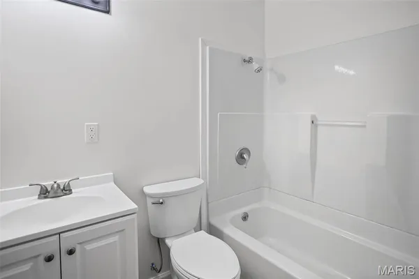 $112,500 | 106 Lyndel Street, Pleasant Hill, IL 62366