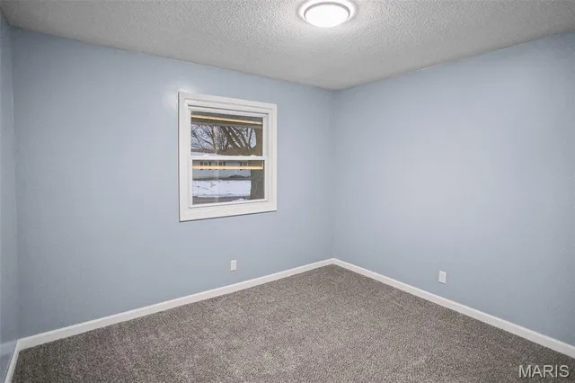 $115,000 | 106 Lyndel Street, Pleasant Hill, IL 62366