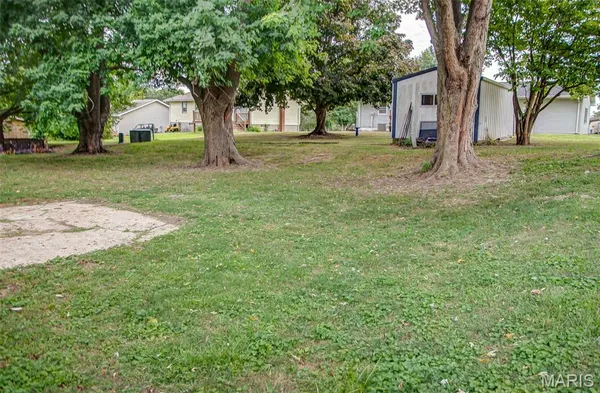 $112,500 | 106 Lyndel Street, Pleasant Hill, IL 62366