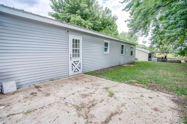 $115,000 | 106 Lyndel Street, Pleasant Hill, IL 62366