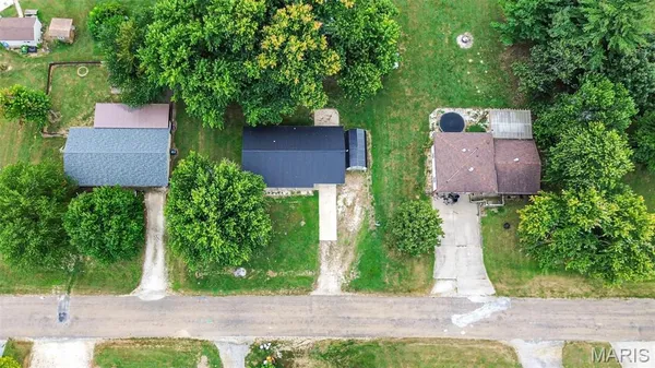 $112,500 | 106 Lyndel Street, Pleasant Hill, IL 62366