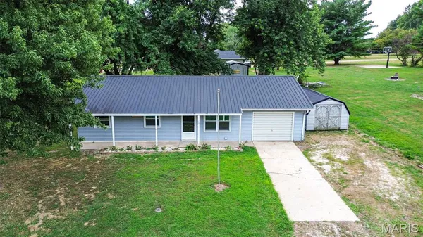 $112,500 | 106 Lyndel Street, Pleasant Hill, IL 62366