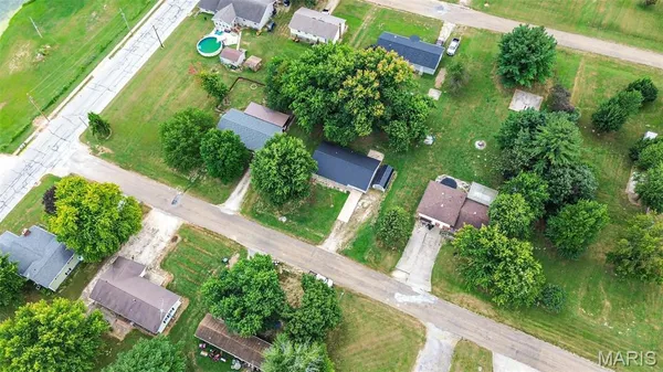 $112,500 | 106 Lyndel Street, Pleasant Hill, IL 62366