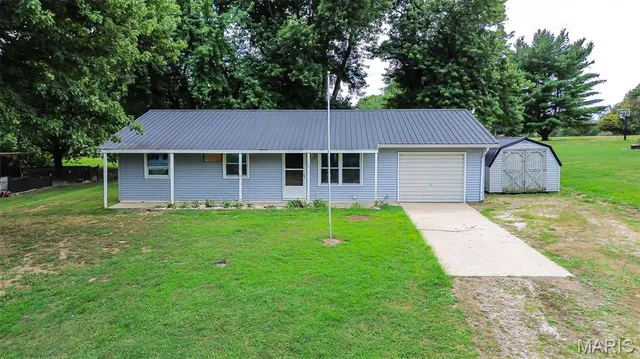 $115,000 | 106 Lyndel Street, Pleasant Hill, IL 62366