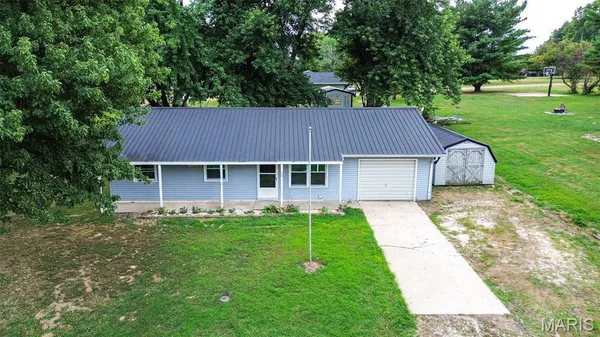 $112,500 | 106 Lyndel Street, Pleasant Hill, IL 62366