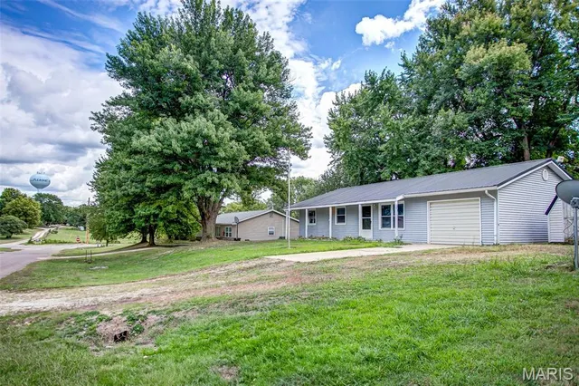 $115,000 | 106 Lyndel Street, Pleasant Hill, IL 62366