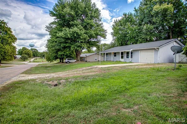 $112,500 | 106 Lyndel Street, Pleasant Hill, IL 62366