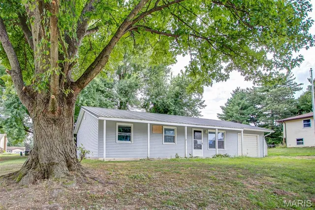 $115,000 | 106 Lyndel Street, Pleasant Hill, IL 62366