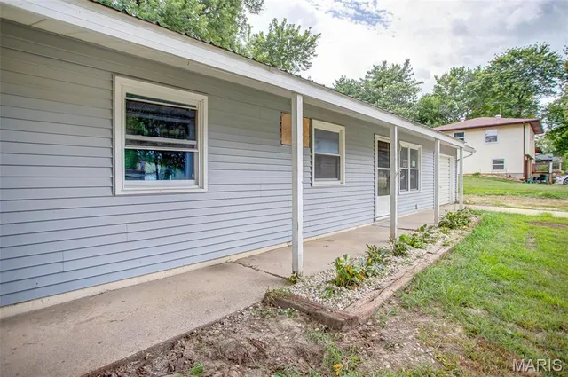 $115,000 | 106 Lyndel Street, Pleasant Hill, IL 62366