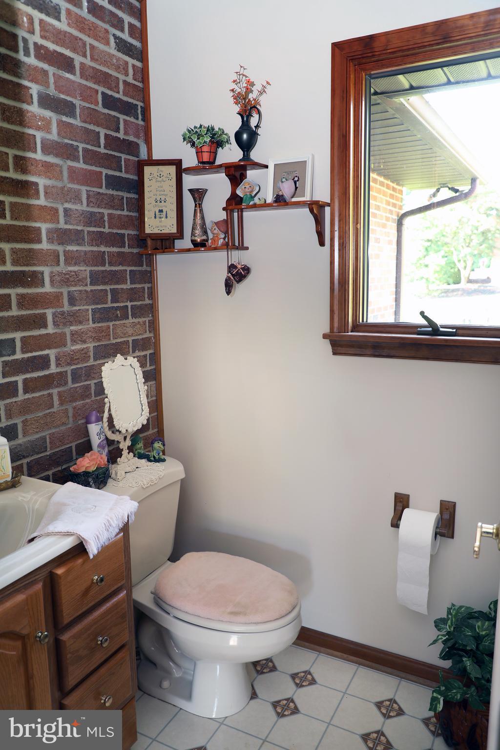 7839 Ridge Road Frederick, MD 21702 - Photo 21 of 63 1./2 Bath off Family room