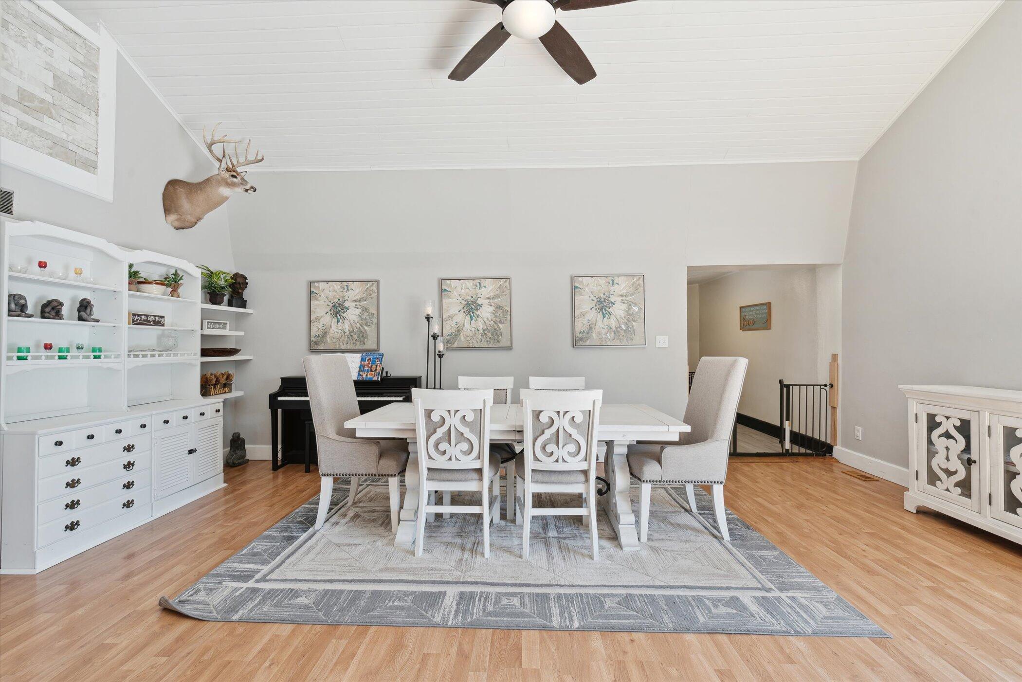 7410 Warwick Road Hudson, MI 49247 - Photo 12 of 56 Dining5