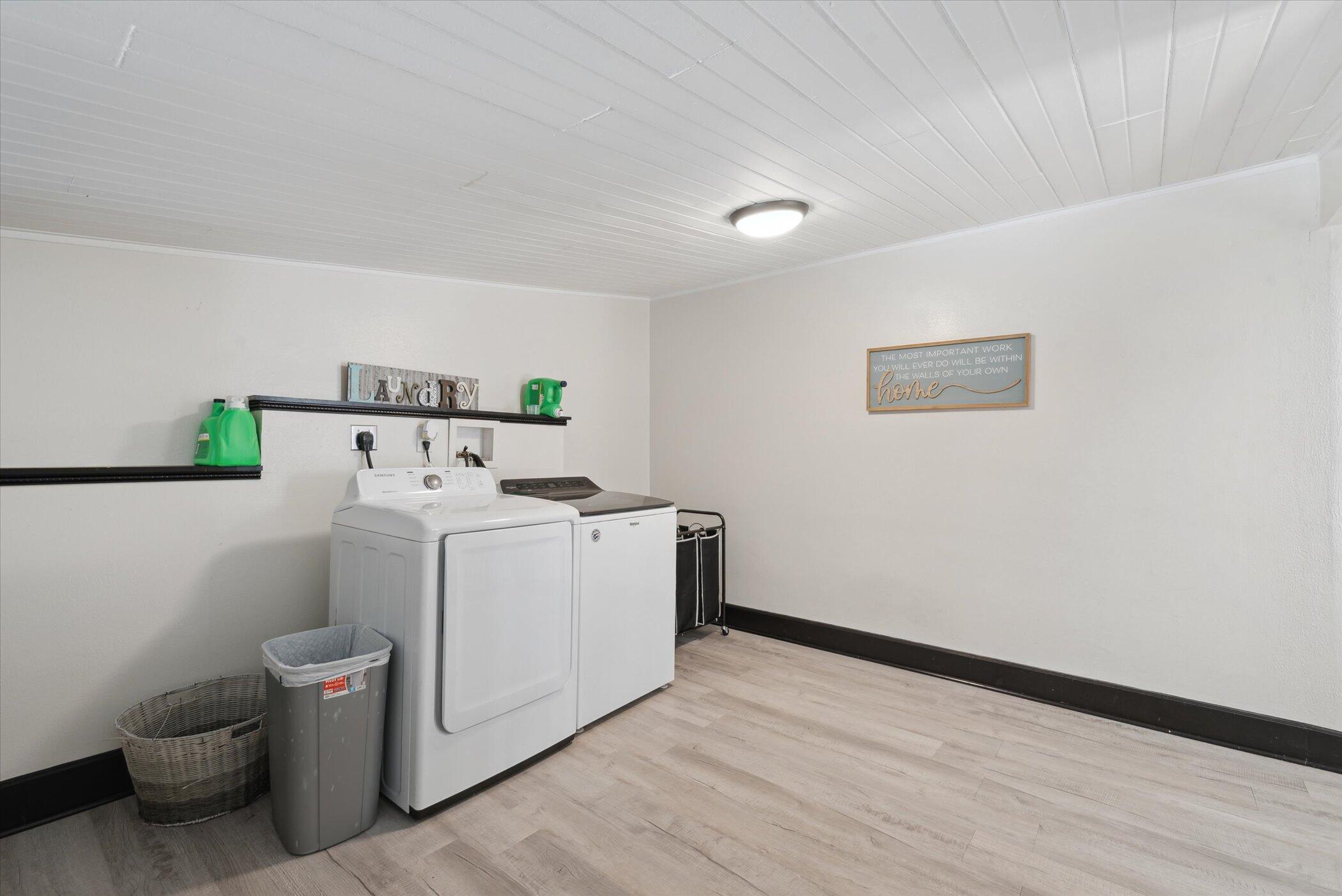 7410 Warwick Road Hudson, MI 49247 - Photo 38 of 56 Laundry