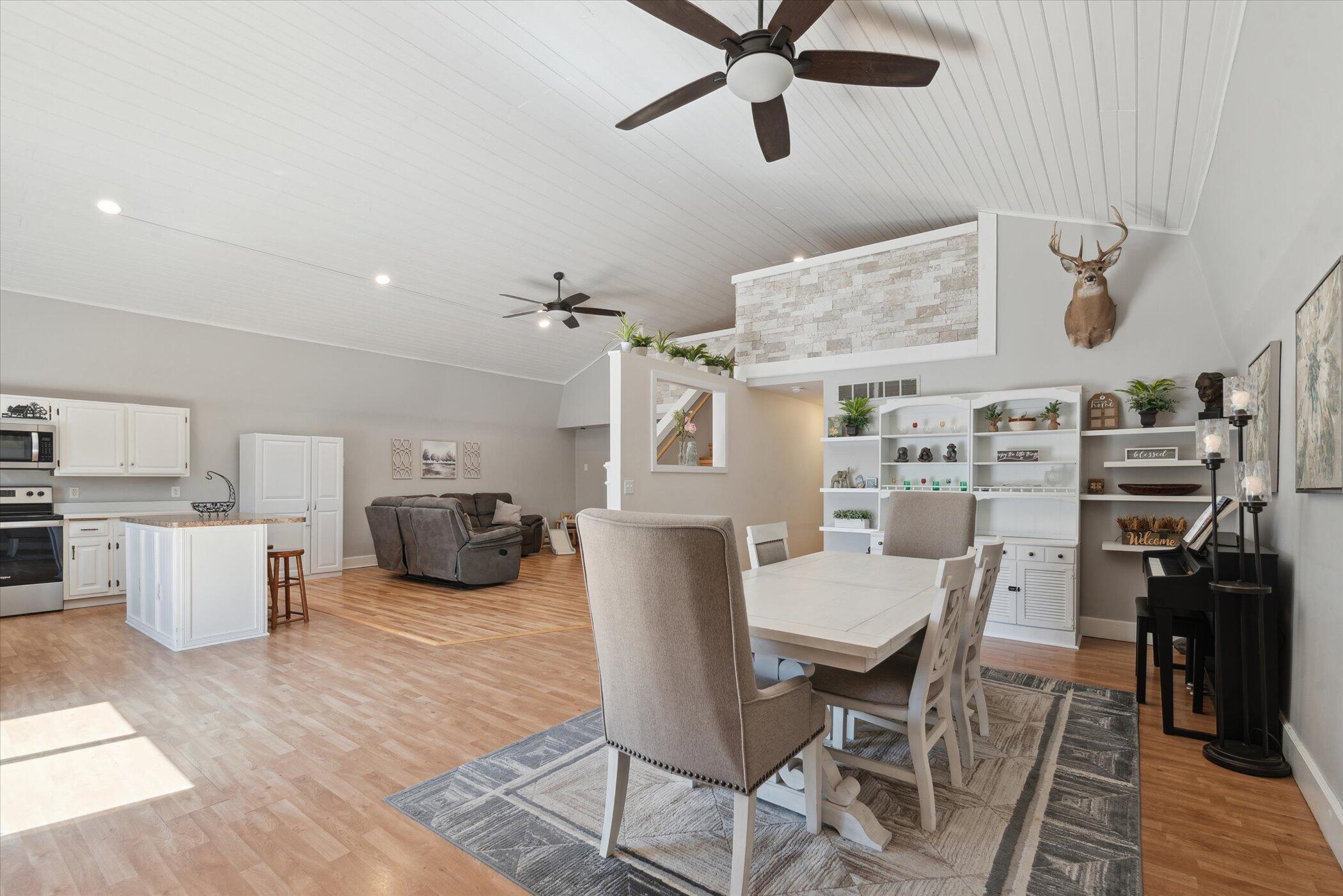 7410 Warwick Road Hudson, MI 49247 - Photo 8 of 56 Dining