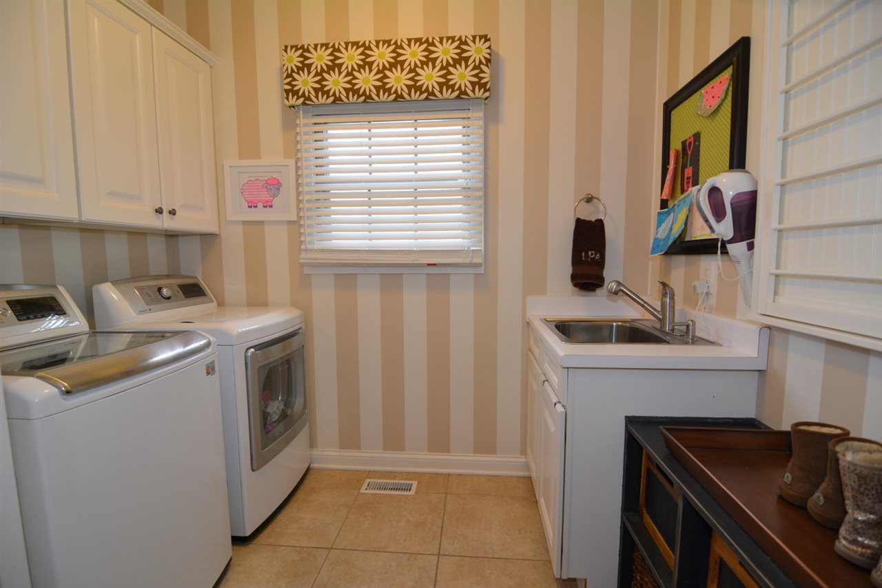 4268 Huntington Ridge Circle Newburgh, IN 47630 - Photo 13 of 29 Gallery Image 13
