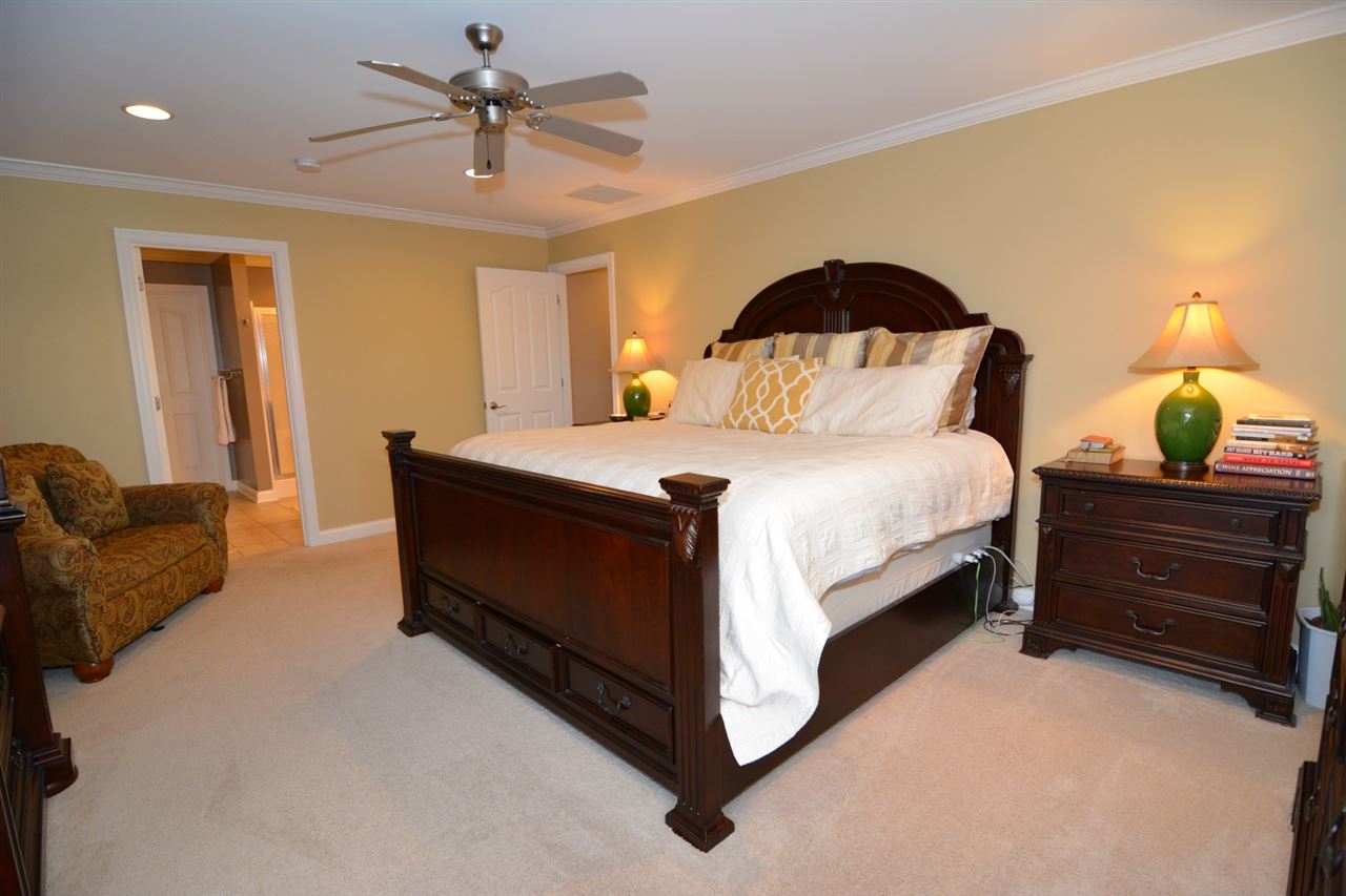 4268 Huntington Ridge Circle Newburgh, IN 47630 - Photo 14 of 29 Gallery Image 14
