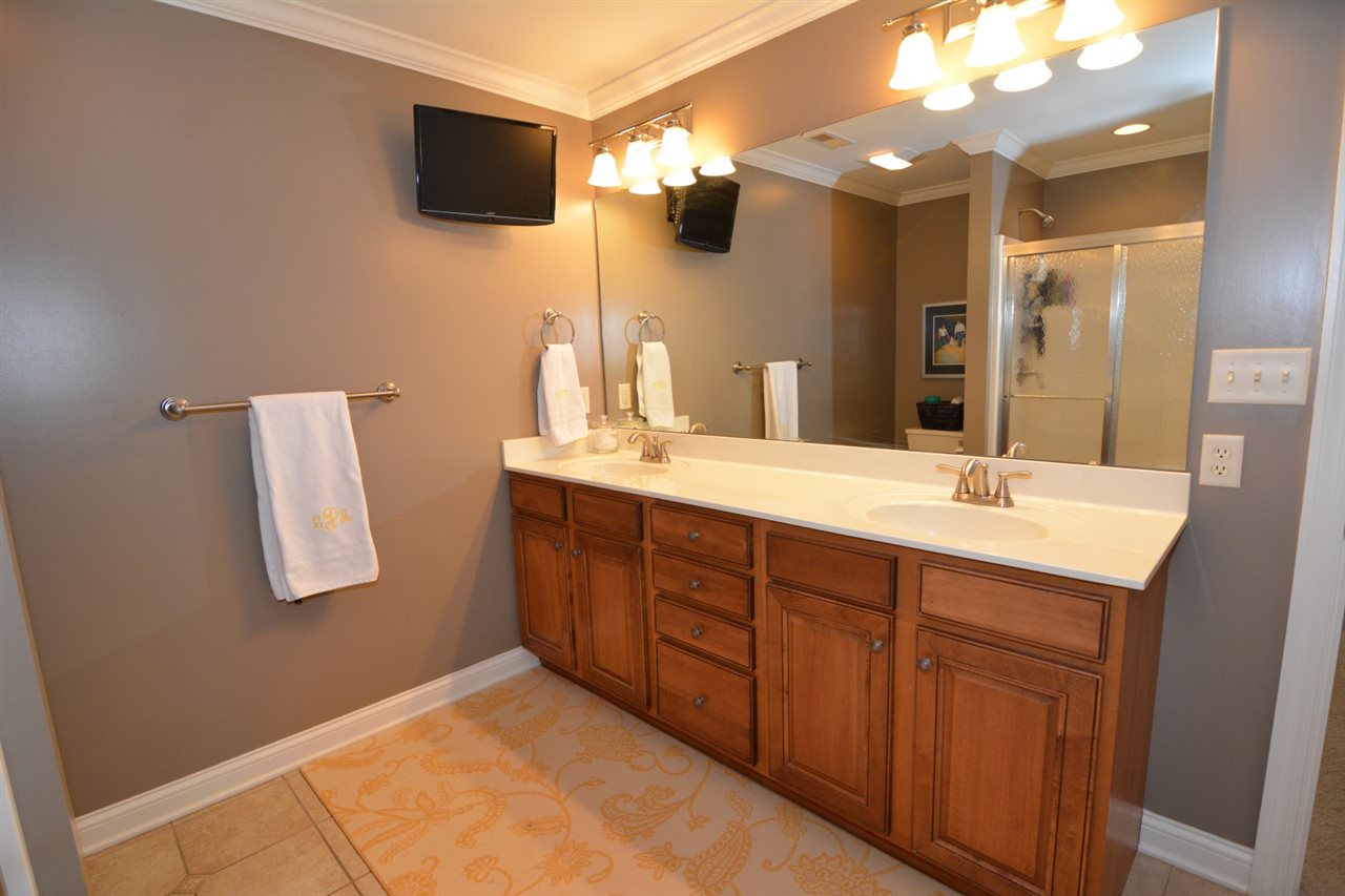4268 Huntington Ridge Circle Newburgh, IN 47630 - Photo 16 of 29 Gallery Image 16