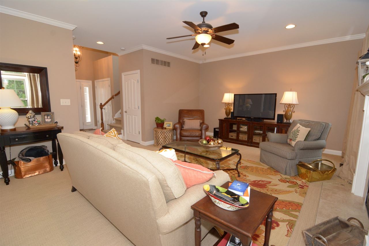 4268 Huntington Ridge Circle Newburgh, IN 47630 - Photo 6 of 29 Gallery Image 6
