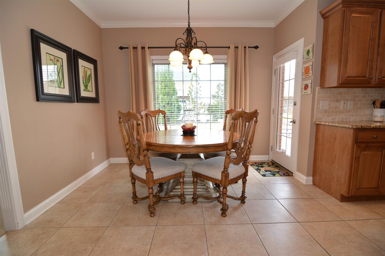 4268 Huntington Ridge Circle Newburgh, IN 47630 - Photo 8 of 29 Gallery Image 8