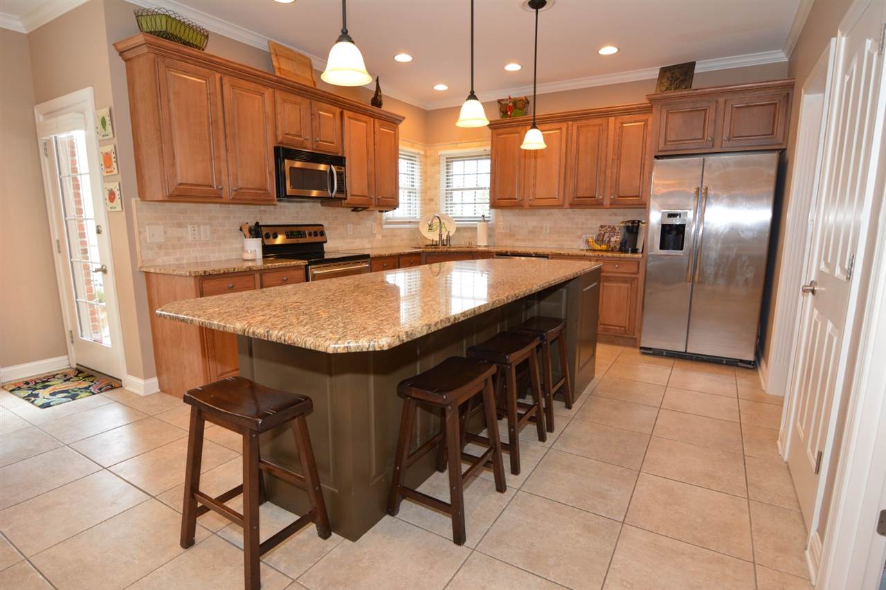4268 Huntington Ridge Circle Newburgh, IN 47630 - Photo 9 of 29 Gallery Image 9