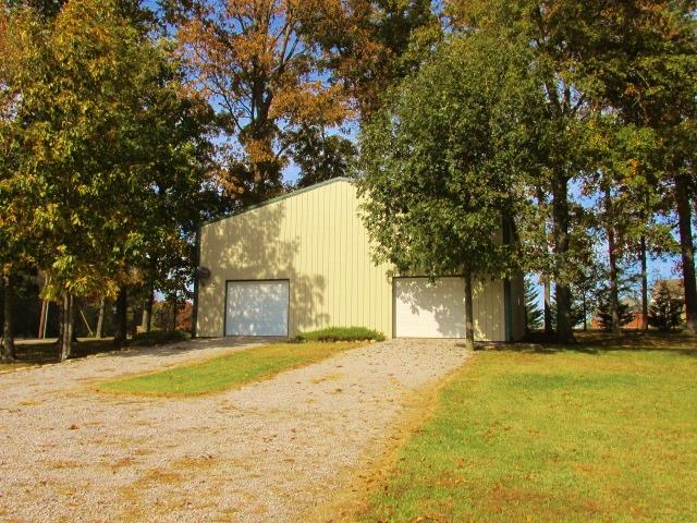 136 Barbara Spears Road Morrison, TN 37357 - Photo 23 of 26 The pole barn is 2000 square feet and offers a double garage entrance....