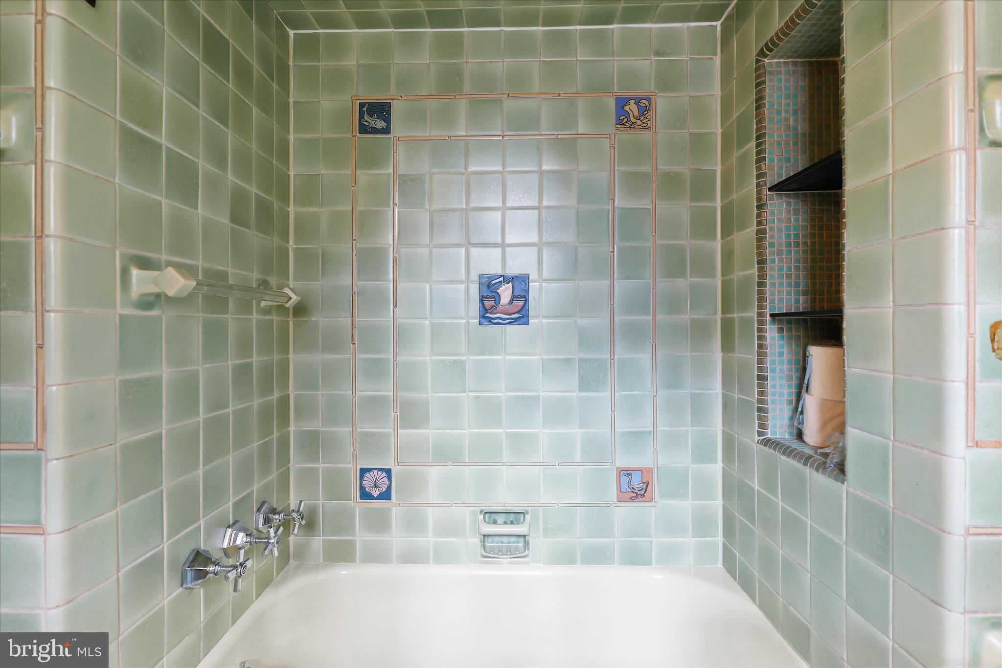 2209 Ken Oak Road Baltimore, MD 21209 - Photo 57 of 102 Private En-suite Bath