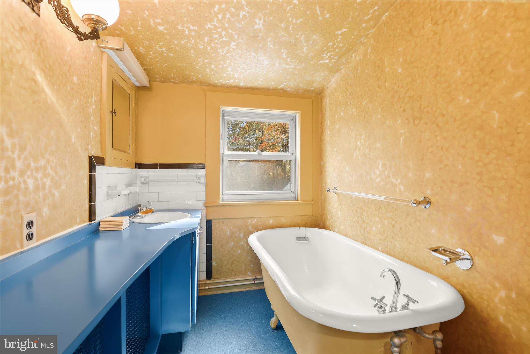 2209 Ken Oak Road Baltimore, MD 21209 - Photo 61 of 102 Hall Bath Upper - 2