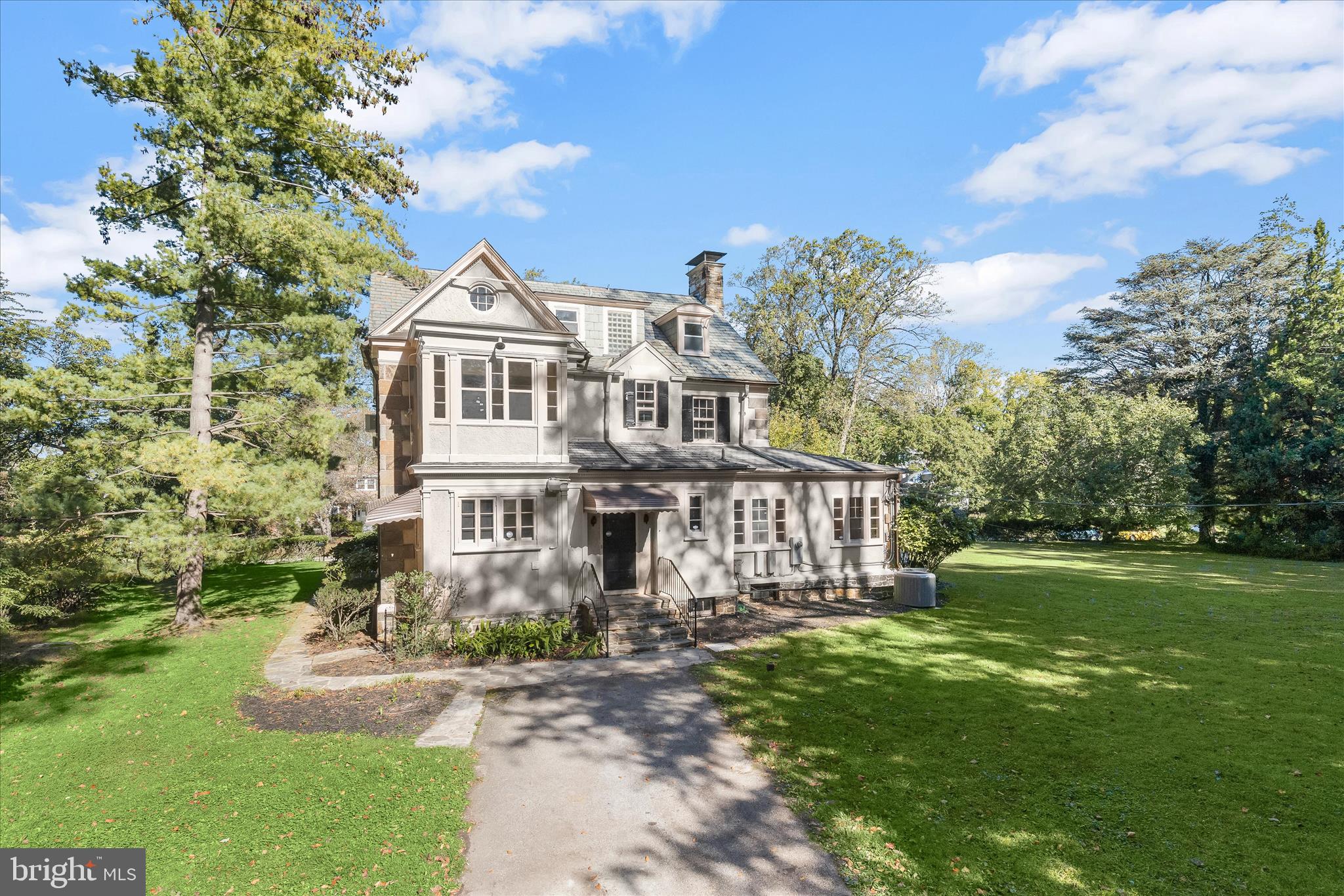 2209 Ken Oak Road Baltimore, MD 21209 - Photo 71 of 102 a front view of a house with garden