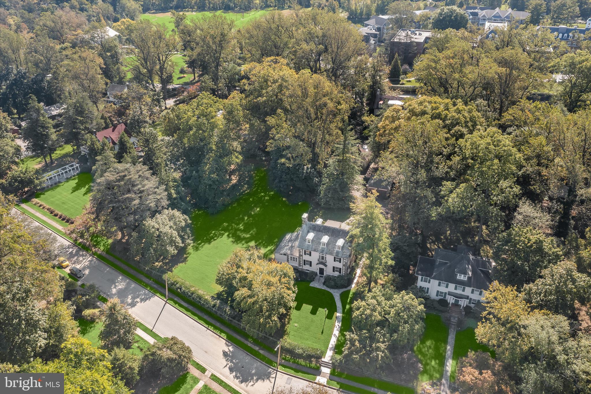 2209 Ken Oak Road Baltimore, MD 21209 - Photo 92 of 102 a view of a garden with plants