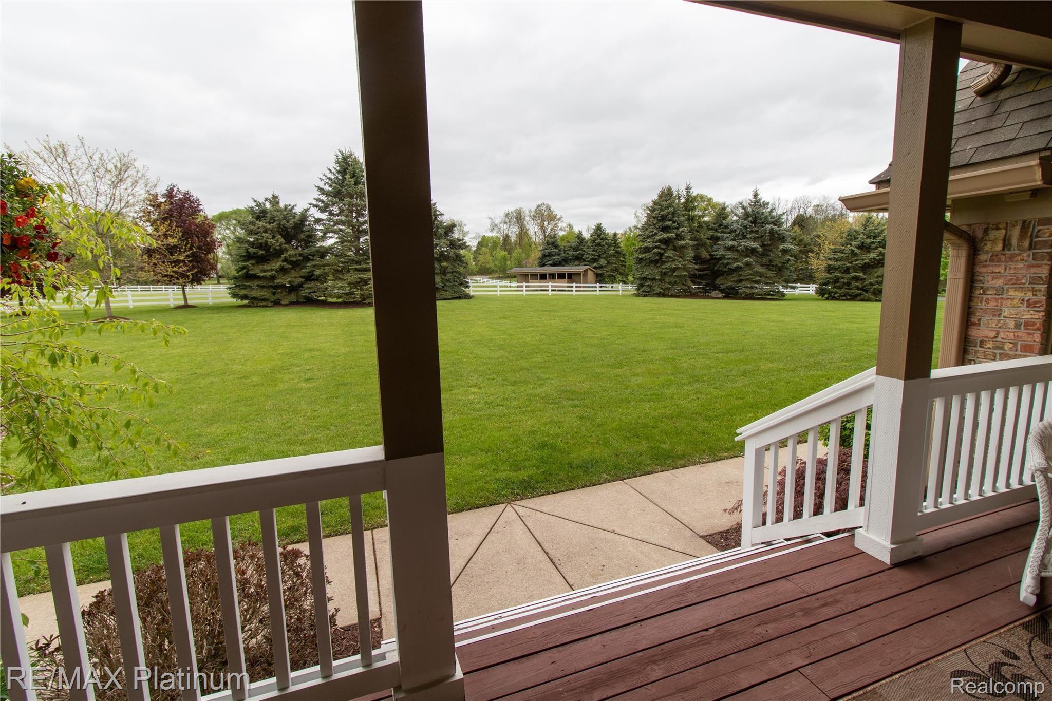 12983 Holtforth Road Fenton, MI 48430 - Photo 26 of 90 26.jpg