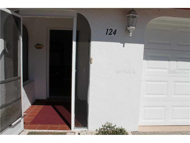124 Dartmouth Road Venice, FL 34293 - Photo 2 of 13 Entrance
