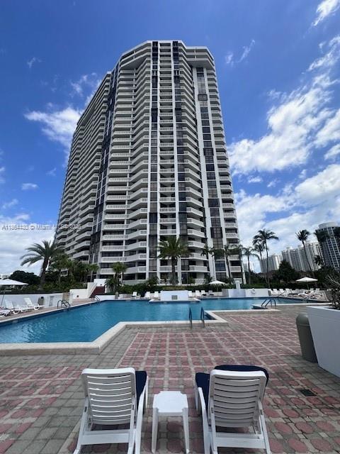 1000 West Island Boulevard, Unit 1511 Aventura, FL 33160 - Photo 30 of 41 a front view of a building
