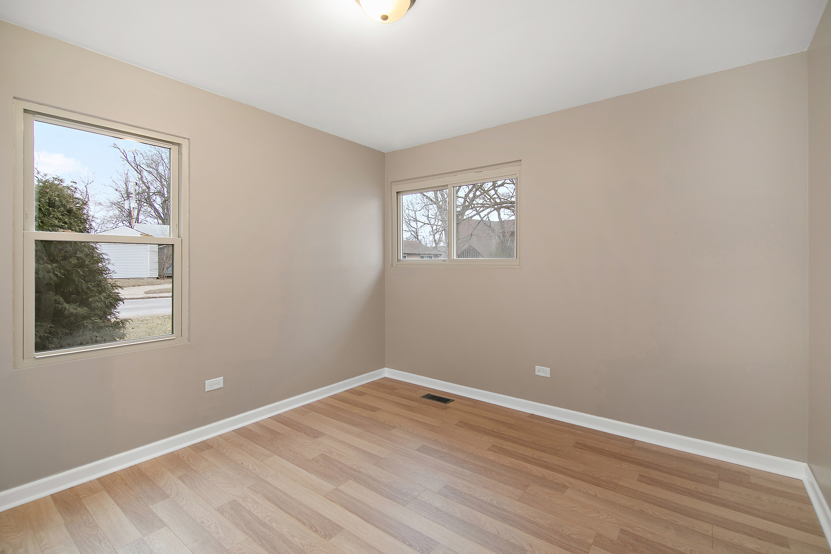 310 Nassau Street Park Forest, IL 60466 - Photo 14 of 19 a view of empty room with window